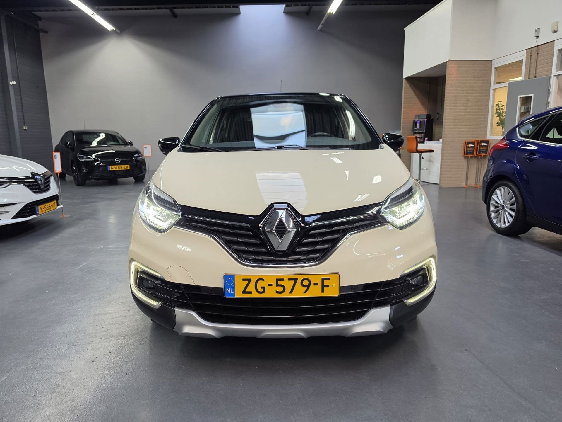 Renault Captur 0.9 TCe Intens CAMERA VOL LED BLIS NAP NL AUT, Auto's, Voorwielaandrijving, Gebruikt, 620 kg, Origineel Nederlands