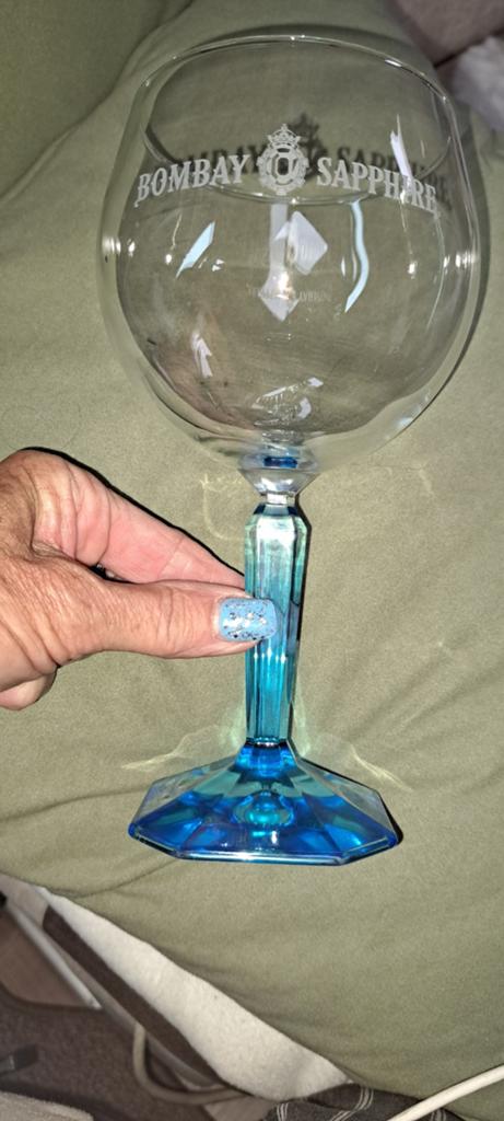 Bombay Sapphire Gin Glas - Blauwe Voet, Ophalen of Verzenden, Zo goed als nieuw, Overige merken, Glas