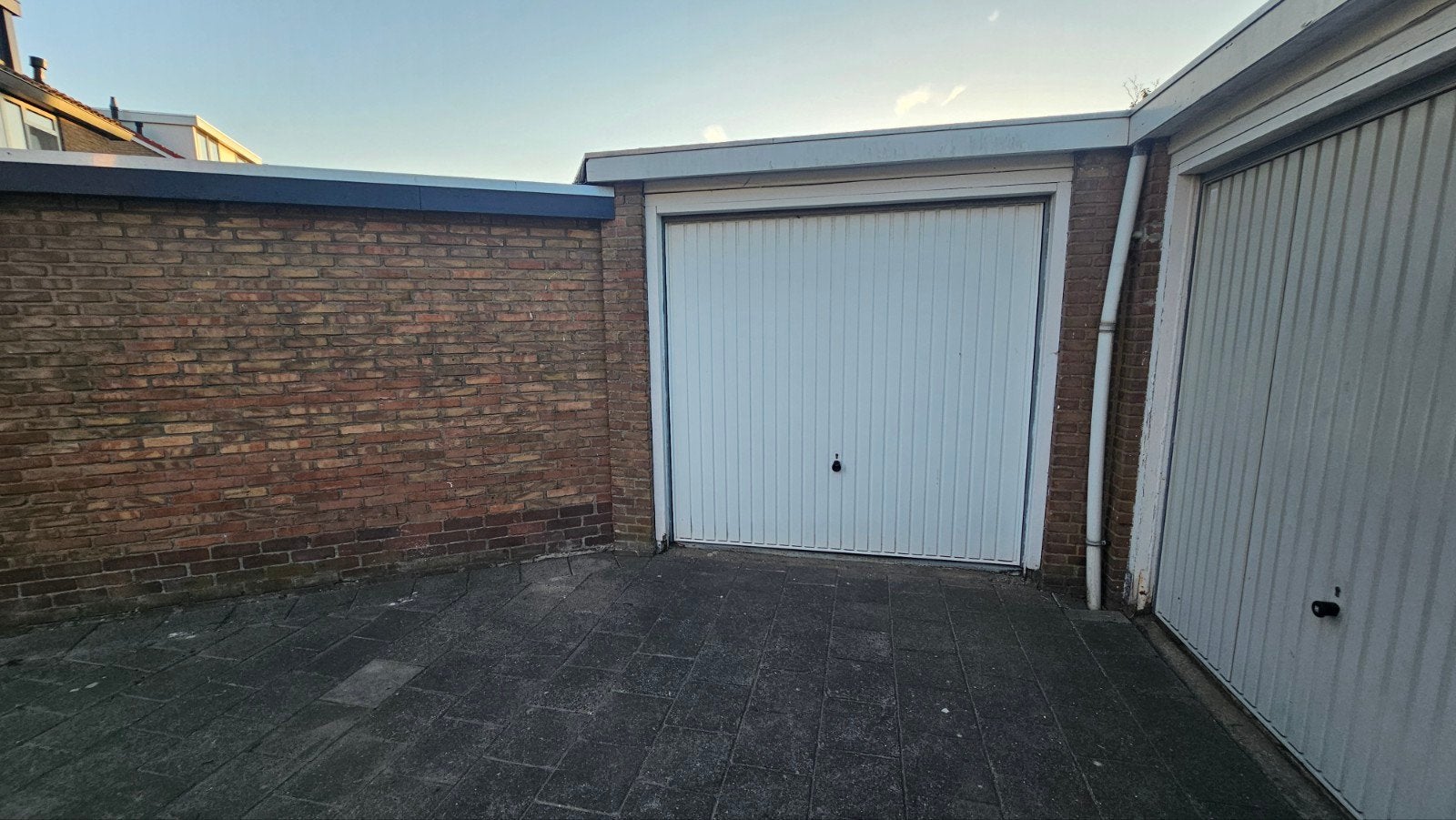 Garagebox - XXL -  33m2 met electra - Brielle, Rotterdam