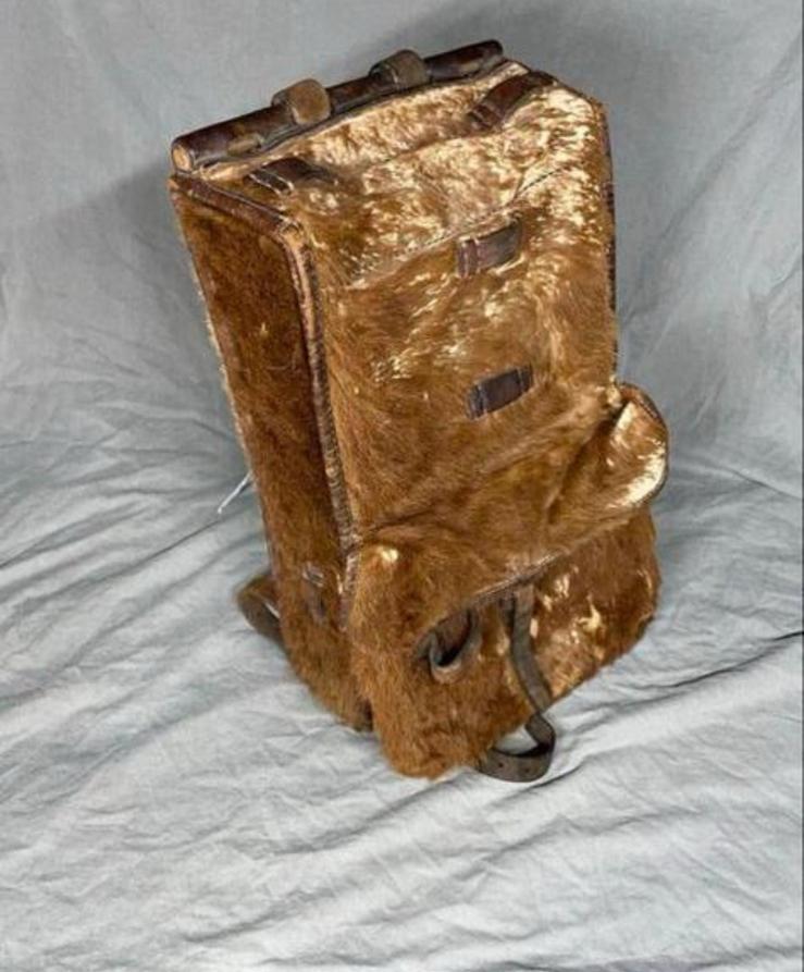 🐄 Koe in een tas , Tas in een koe…?, Ophalen of Verzenden, Landmacht, Overige gebieden, Kleding of Schoenen