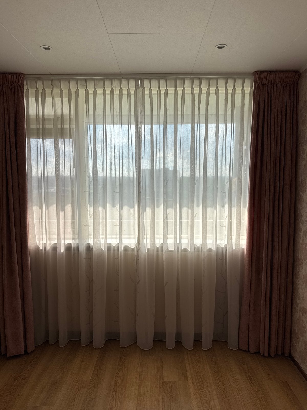 Mooie inbetween vitrage 170x250 cm - Zo goed als nieuw, Huis en Inrichting, Ophalen of Verzenden, Zo goed als nieuw, Inbetween gordijn