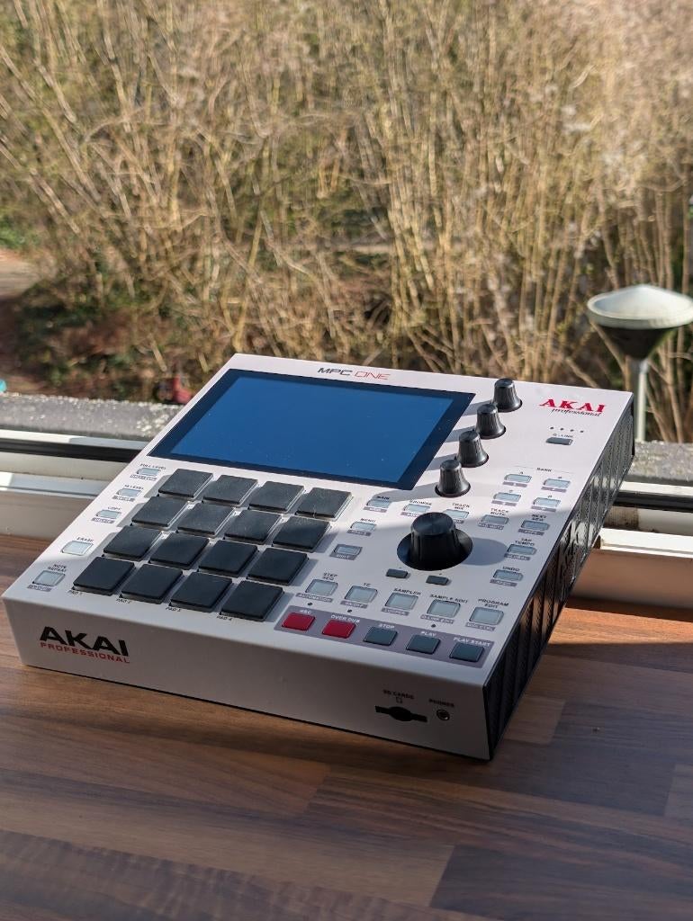 MPC One Retro Skin - 64GB - Nieuwe pads(+ sensors) -MPC 3.7, Muziek en Instrumenten, Ophalen of Verzenden, Zo goed als nieuw