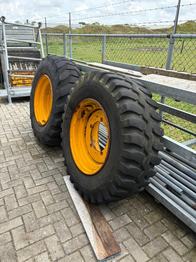JCB velgen plus banden. 15-5-25. L-2, Zakelijke goederen, Agrarisch | Tractoren, Ophalen, Tot 2500, Oldtimer, Tot 80 Pk