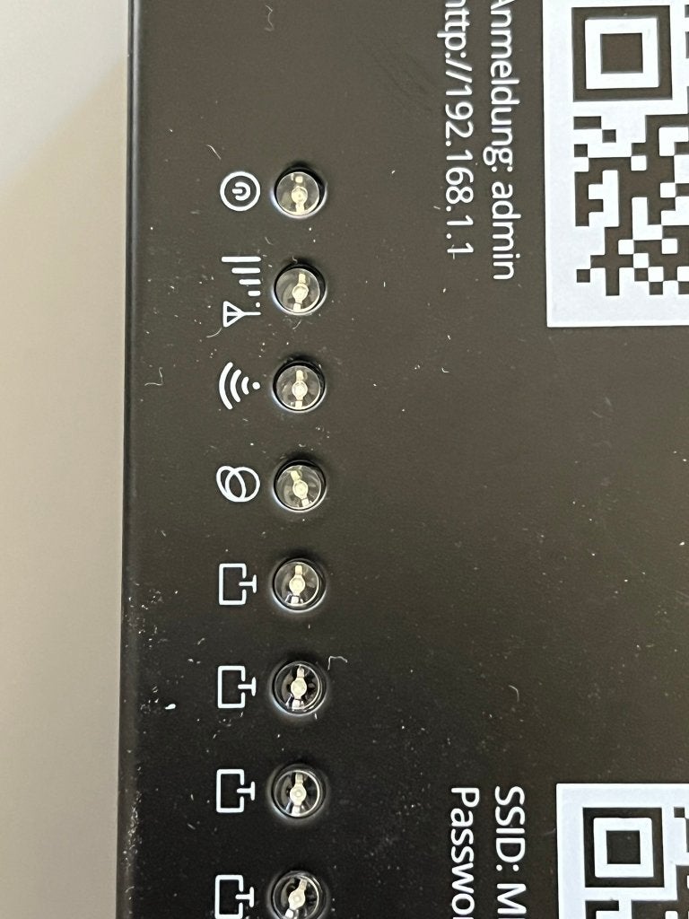 Foto 2 van MEGASAT Wireless Router MEG-R101-01 | 12V
