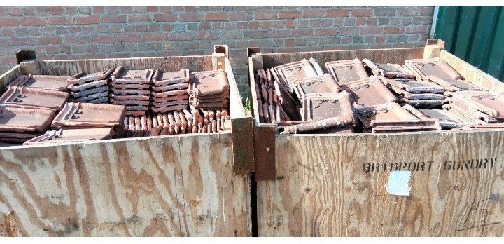 500 gebruikte Tuile du Nord dakpannen in twee kisten, Ophalen, Gebruikt, Steen of Klei, Dakpannen