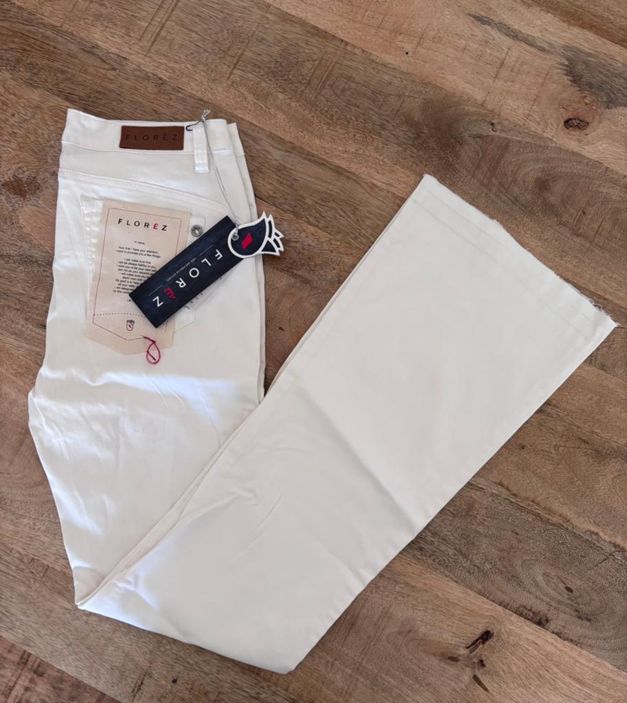 Nieuwe Florèz Flare Jeans / Spijkerbroek Off White – Maat 27, Ophalen of Verzenden, Nieuw, Overige kleuren, W27 (confectie 34) of kleiner