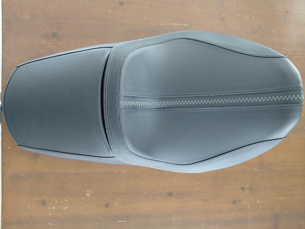 Nieuw origineel zadel Street Glide   / Road Glide 2024-26, Ophalen of Verzenden, Nieuw