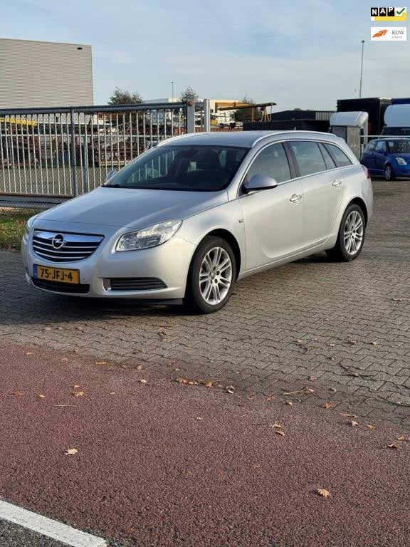 Opel Insignia Sports Tourer 1.8 Edition, Auto's, Opel, Gebruikt, 4 cilinders, 1796 cc, Parkeersensor