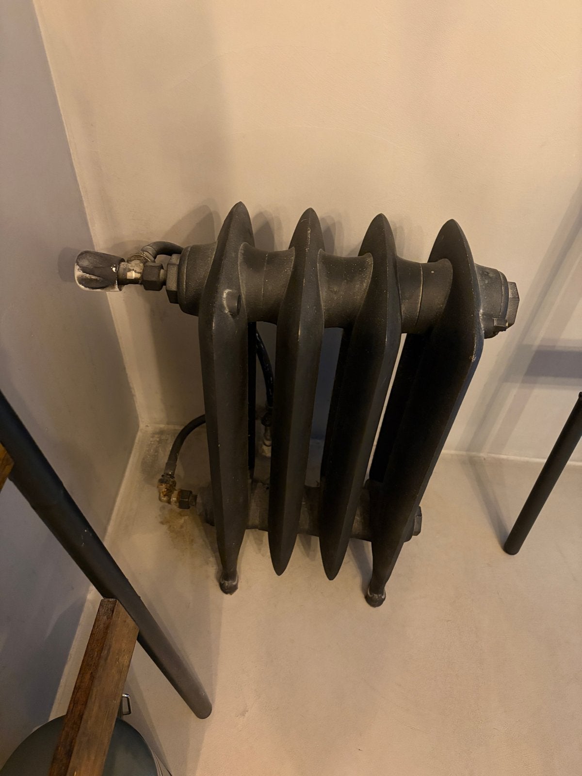 Antieke gietijzeren radiator - Klassieke verwarming, Ophalen, 30 tot 80 cm, Gebruikt, Radiator