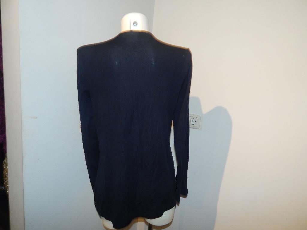 Marccain basis vest zwart van kleur knoopjes v hals N6, Verzenden, Zwart, Maat 42/44 (L), Gedragen