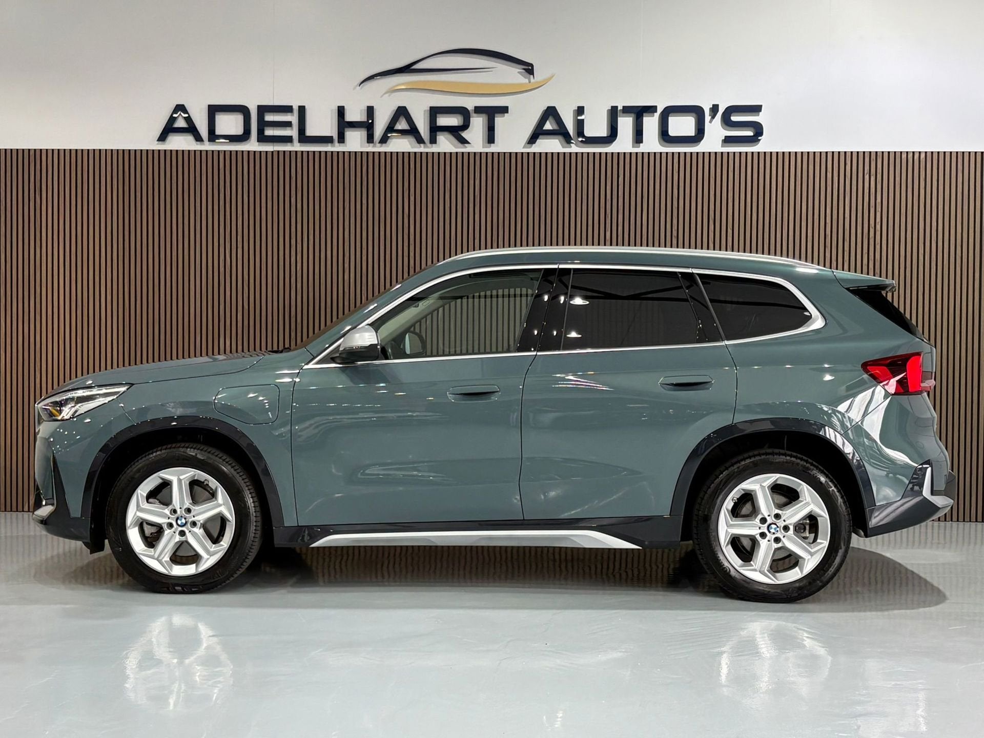 BMW X1 XDrive30e X Line 326 PK / Lederen interieur / Navigat, Gebruikt, Zwart, Blauw, Bedrijf