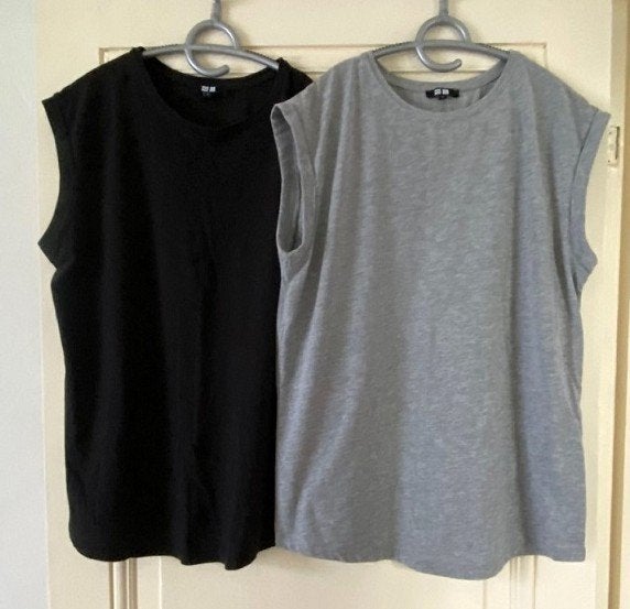 SOS The Studio - 2 tank tops, een zwarte en een grijze, Maat 38/40 (M), Ophalen of Verzenden, Zo goed als nieuw, Zonder mouw