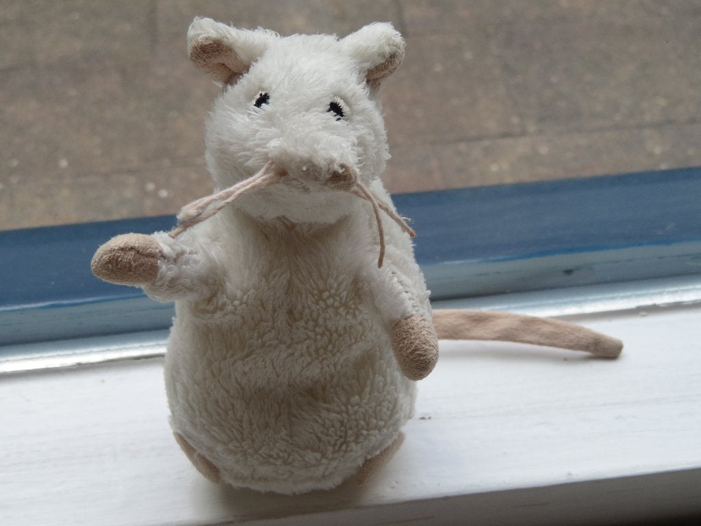 Wit velours muis grijs muisje rat ratje van IKEA, Muis, IKEA, Ophalen of Verzenden, Zo goed als nieuw