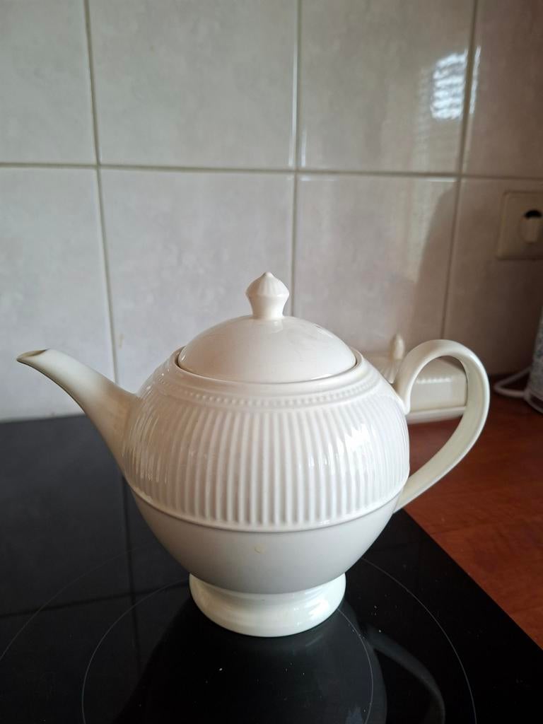 Wedgwood windsor theepot., Ophalen