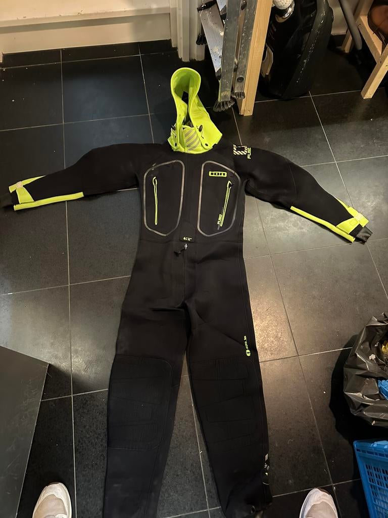 ION droog pak voor watersporten, Watersport en Boten, Overige typen, Geen board, Ophalen of Verzenden, Zo goed als nieuw