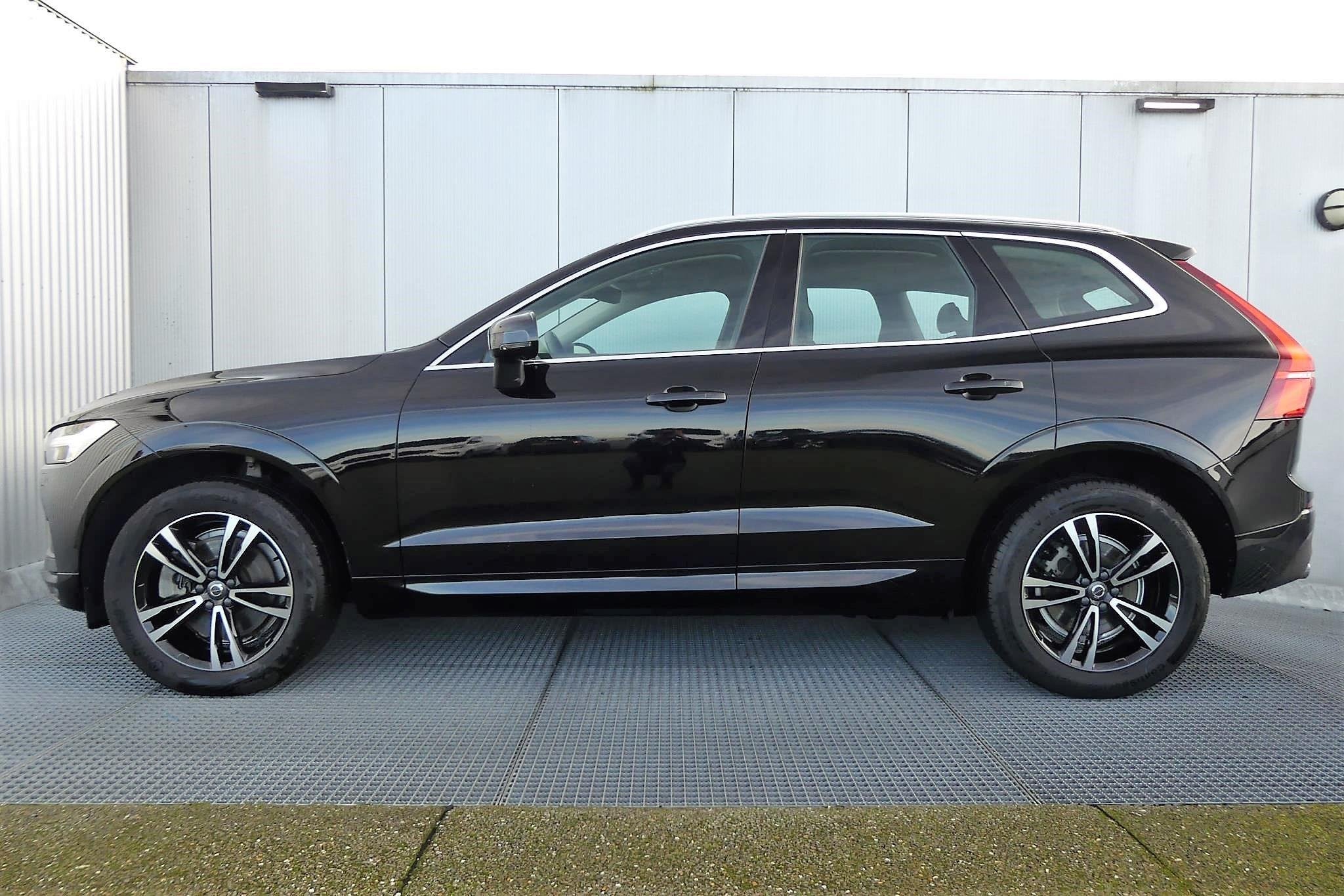 Volvo XC60 2.0 T5 Momentum | Trekhaak | Lederen Bekleding |, 12 maanden, Gebruikt, Euro 6, 4 cilinders