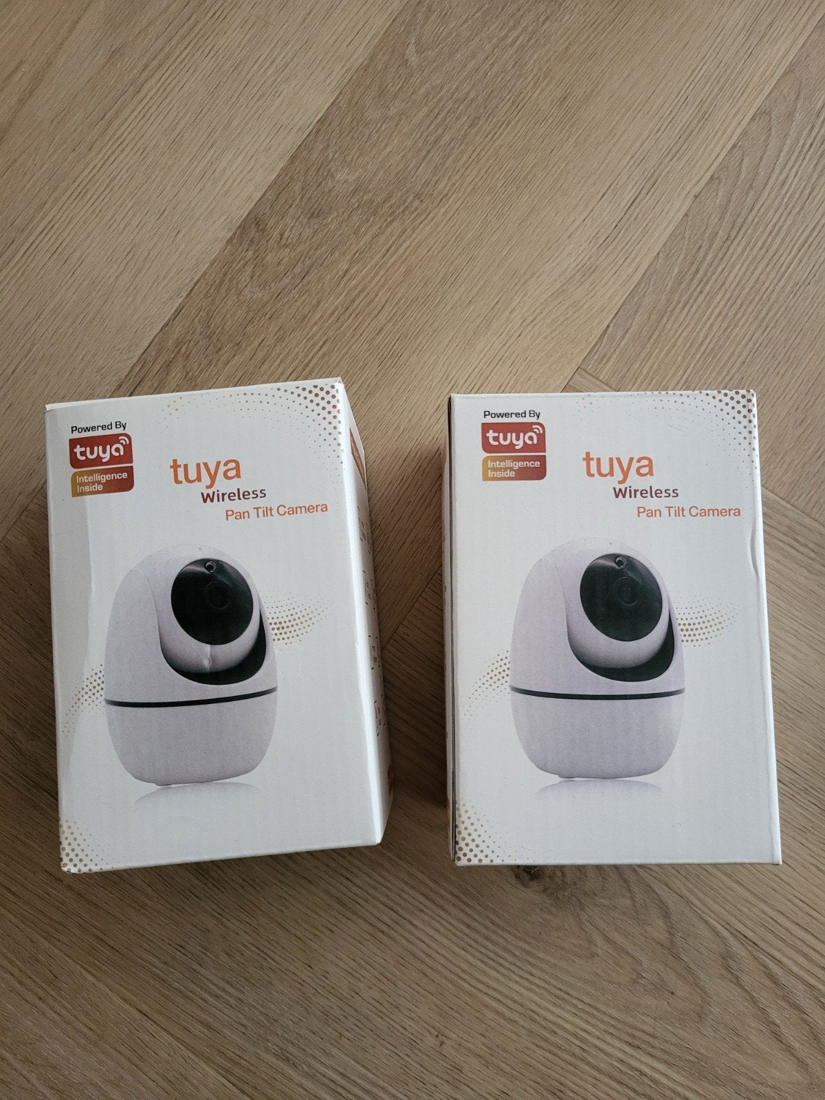 Tuya Draadloze Pan Tilt Camera Babyfoon - 2 stuks, Ophalen of Verzenden, Gebruikt, Camera