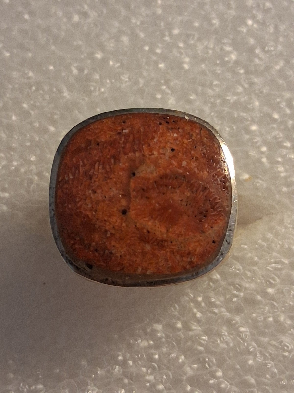 Zilveren ring met Koraal steen -- ringmaat 18, 18 tot 19, Verzenden, Nieuw, Dame of Heer