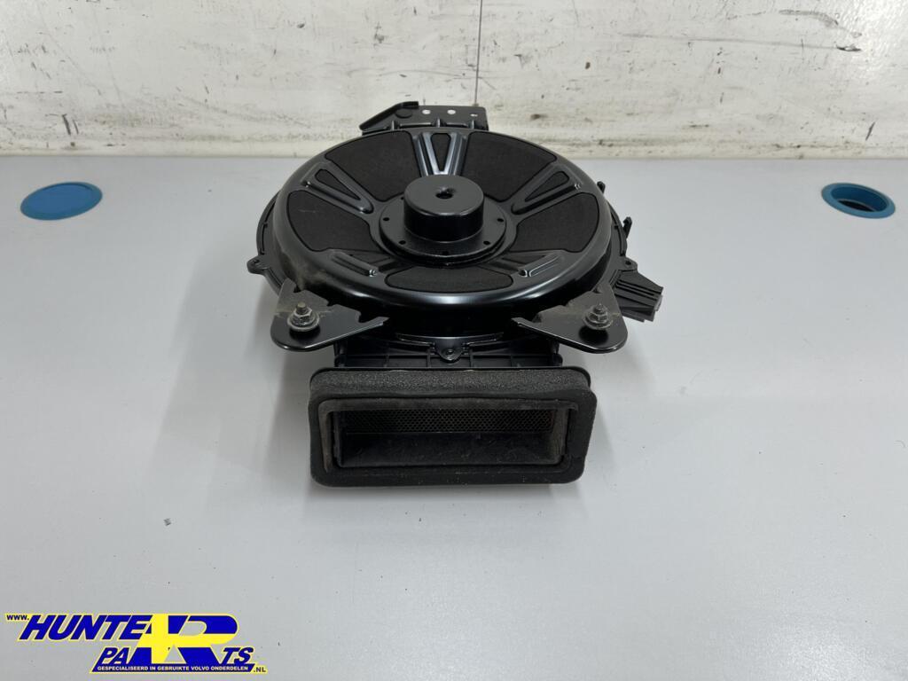 Subwoofer Volvo XC90 II ('14-'22) 31456259, Gebruikt, Ophalen of Verzenden, Volvo, Volvo