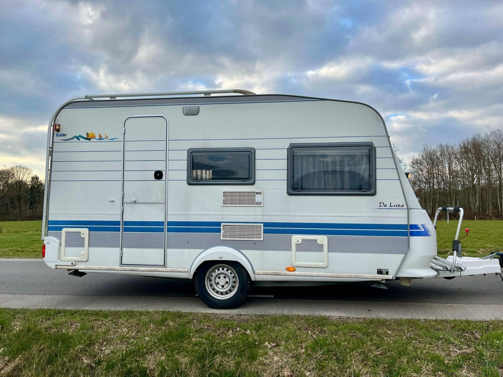 Hobby 400 SF De Luxe (1999) met nieuwe voortent en luifel, Caravans en Kamperen, Caravans, Hobby, Treinzit, Particulier, Tot en met 4