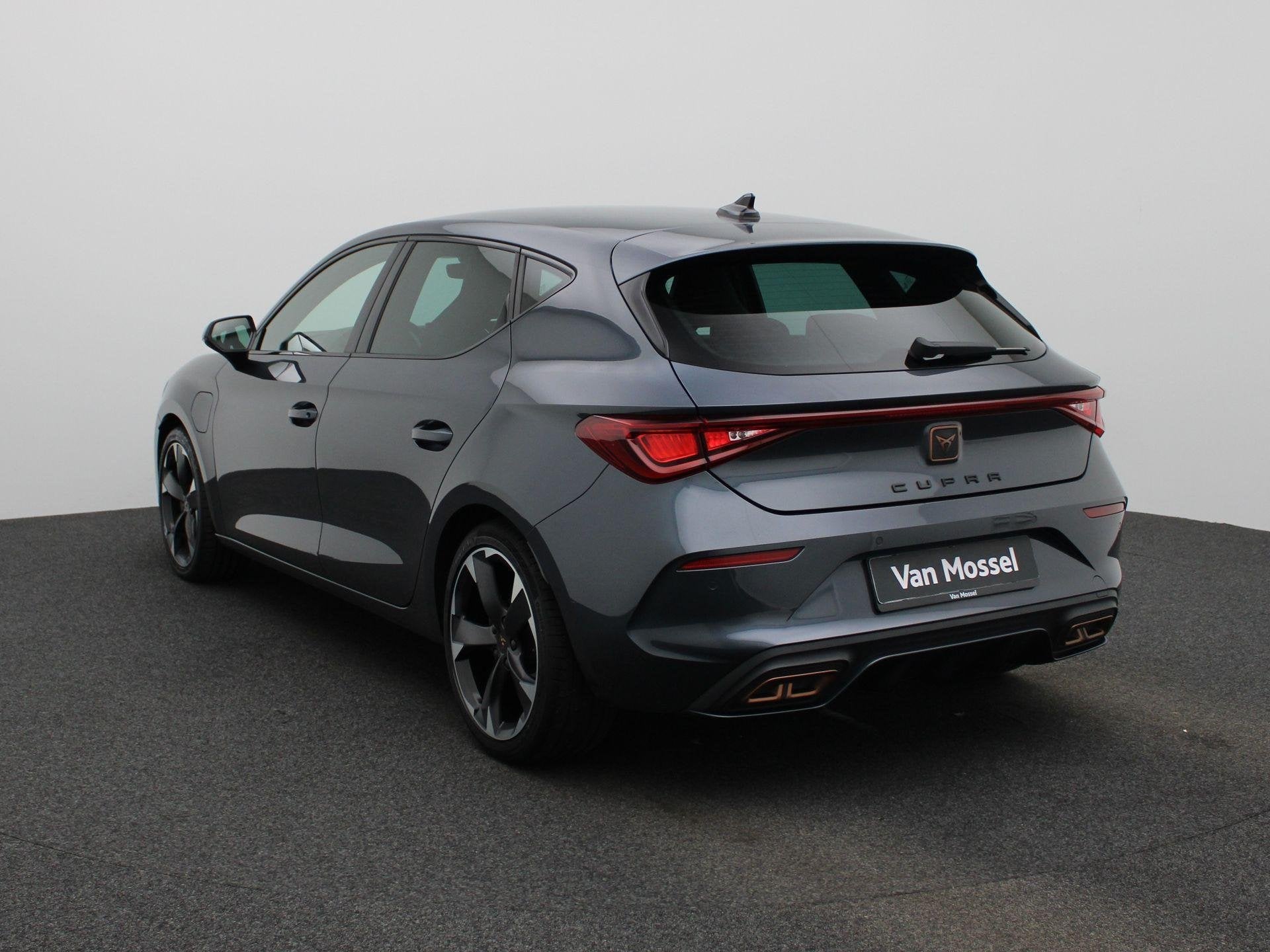 CUPRA Leon 1.4 e-Hybrid 150kW PHEV DSG, Auto's, 12 maanden, Stof, Gebruikt, Zwart