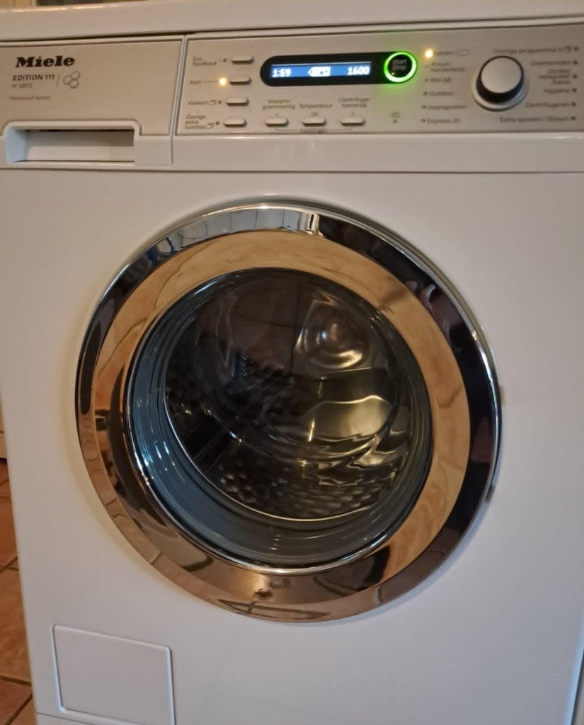 miele wasmachine 8 kg inhoud 1600 toeren, Gebruikt, Ophalen of Verzenden, Voorlader, Energieklasse A of zuiniger