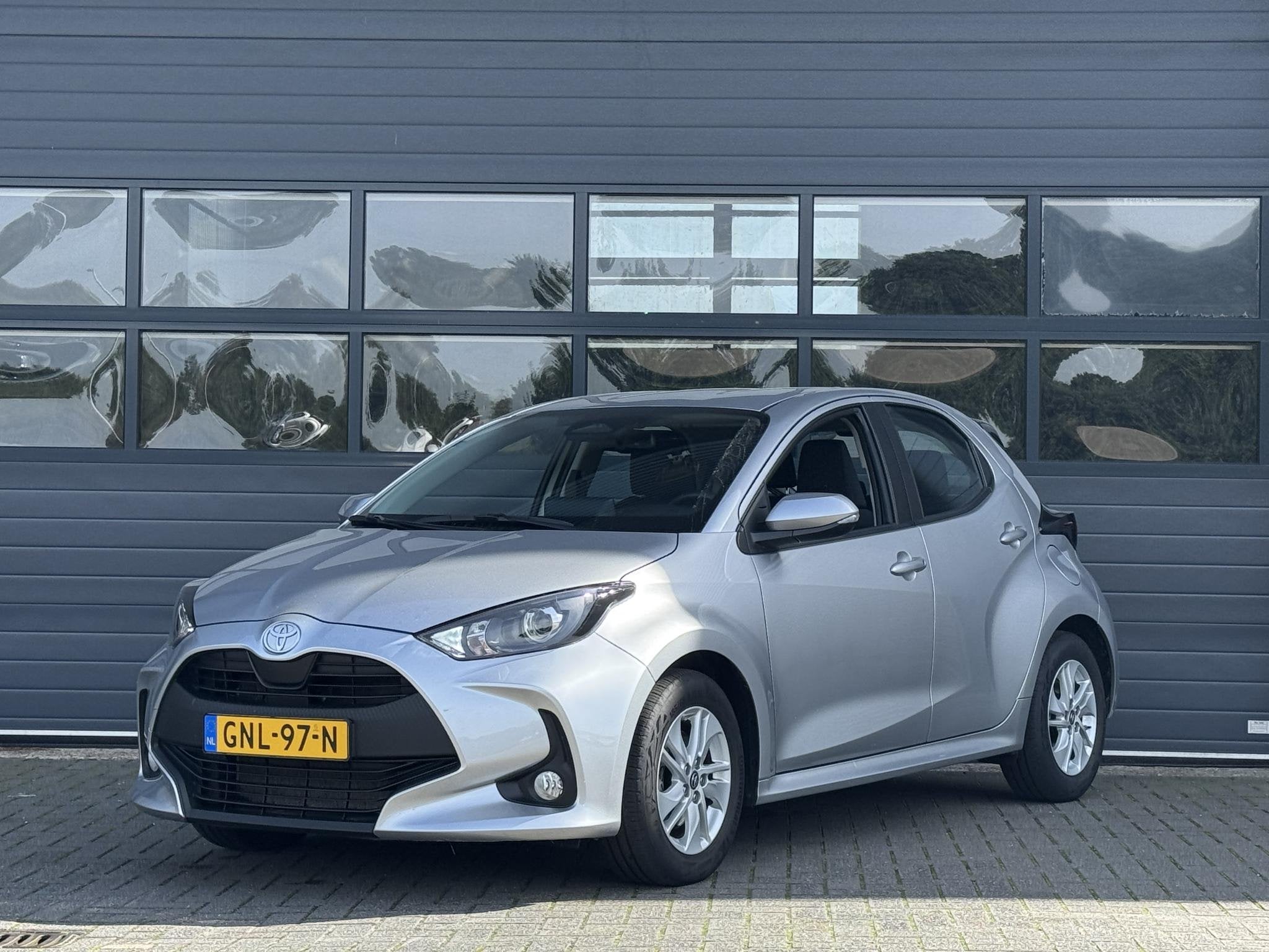 TOYOTA YARIS 1.5 HYBRID 115 ACTIVE I AUTOMAAT I APPLE CARPLA, Auto's, Gebruikt, Met garantie (alle), Bedrijf, Hybride Elektrisch/Benzine