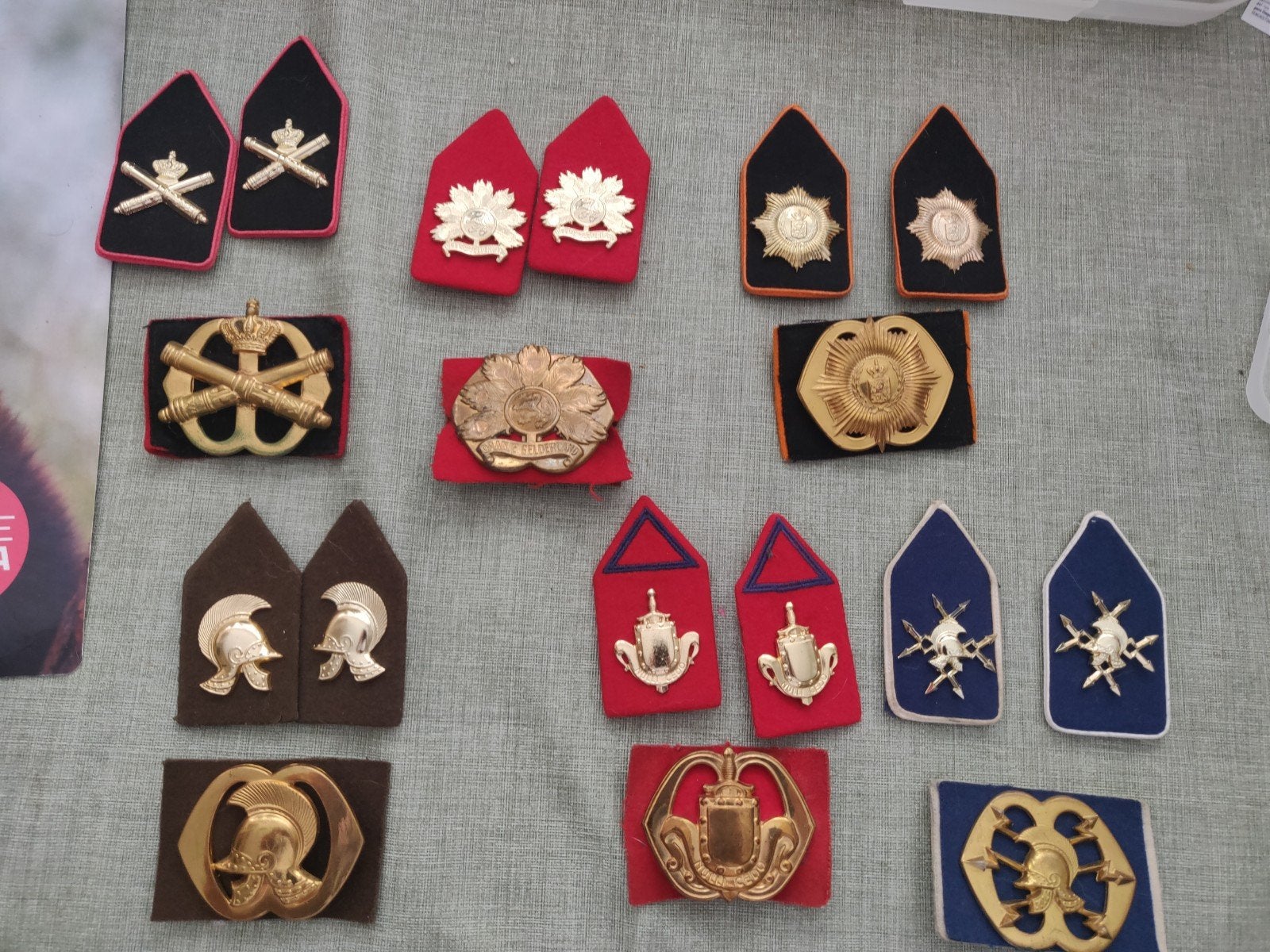 6 setjes, Ophalen of Verzenden, Landmacht, Nederland, Embleem of Badge