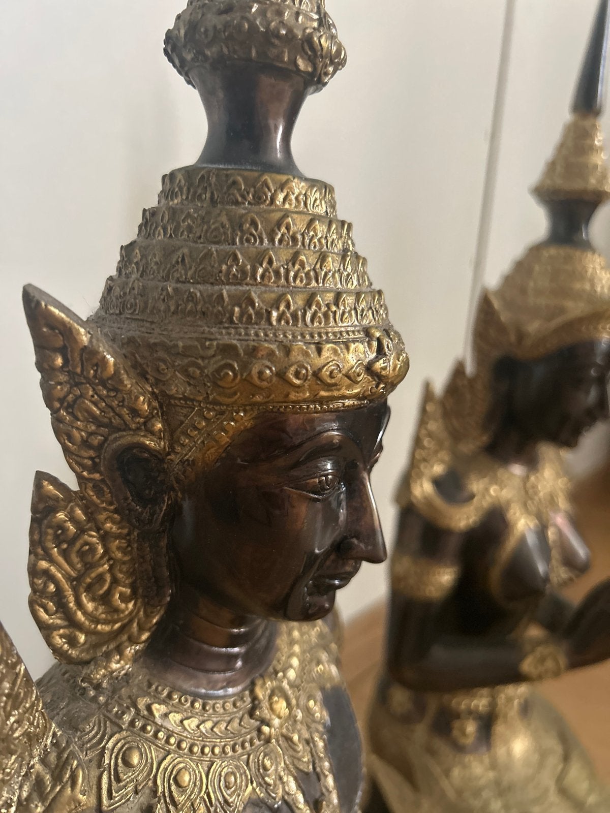 2 Thaise Teppanom / Thep Phanom beelden – brons – 58 cm, Metaal, Ophalen of Verzenden, Zo goed als nieuw, Gouden accenten