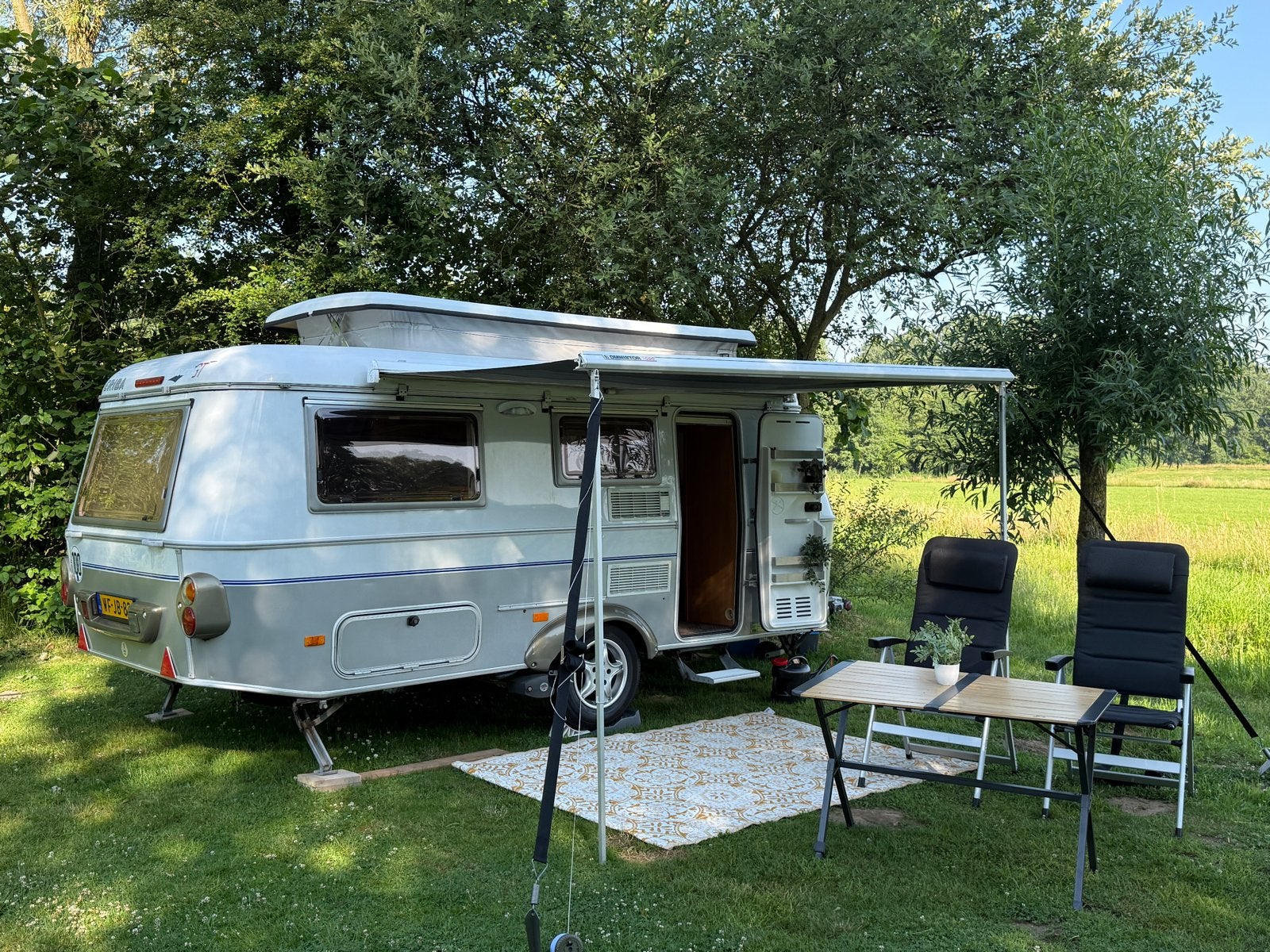 Eriba Troll 550 GT Compleet (2002), Caravans en Kamperen, Caravans, Particulier, tot en met 4, Treinzit, Eriba, Vast bed, Disselslot