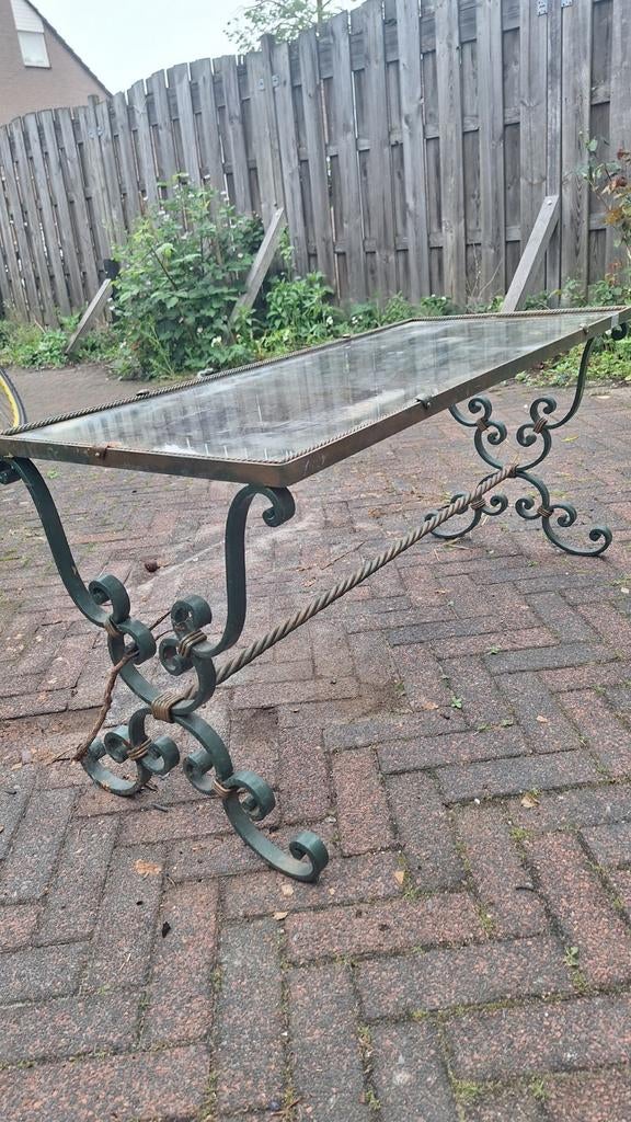 Vintage smeedijzeren salontafeltje met glasplaat, Ophalen of Verzenden