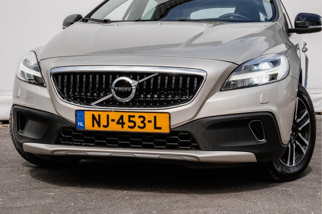 Volvo V40 Cross Country 2.0 D2 Nordic+ Trekhaak/ Stoelverwar, Voorwielaandrijving, Gebruikt, 4 cilinders, Leder en Stof