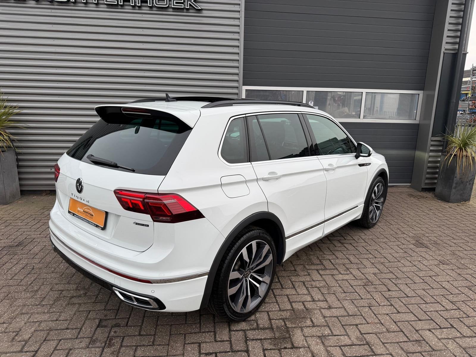 Volkswagen Tiguan 2.0 TSI 4Motion R-Line PANO*VIRTUAL*LEER!, Auto's, Automaat, 15 km/l, Gebruikt, Zwart