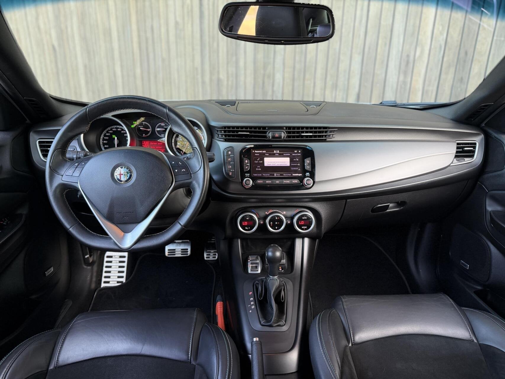 Alfa Romeo Giulietta 1.4 T Exclusive | XENON | COMPLEET | VO, Auto's, 4 cilinders, Wit, Origineel Nederlands, Bedrijf
