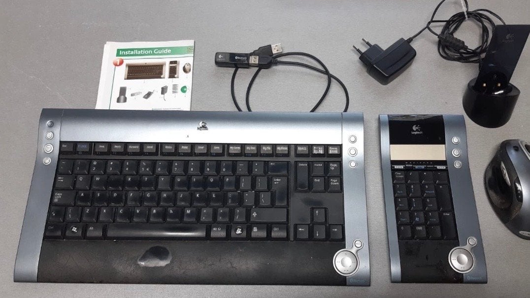 Logitech draadloos toetsenbord, muis en numeriek toetsenblok, Computers en Software, Toetsenborden, Gebruikt, Draadloze ontvanger