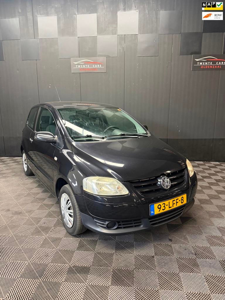Volkswagen Fox 1.2 Trendline | Nieuwe APK |, Voorwielaandrijving, Stof, Zwart, 969 kg