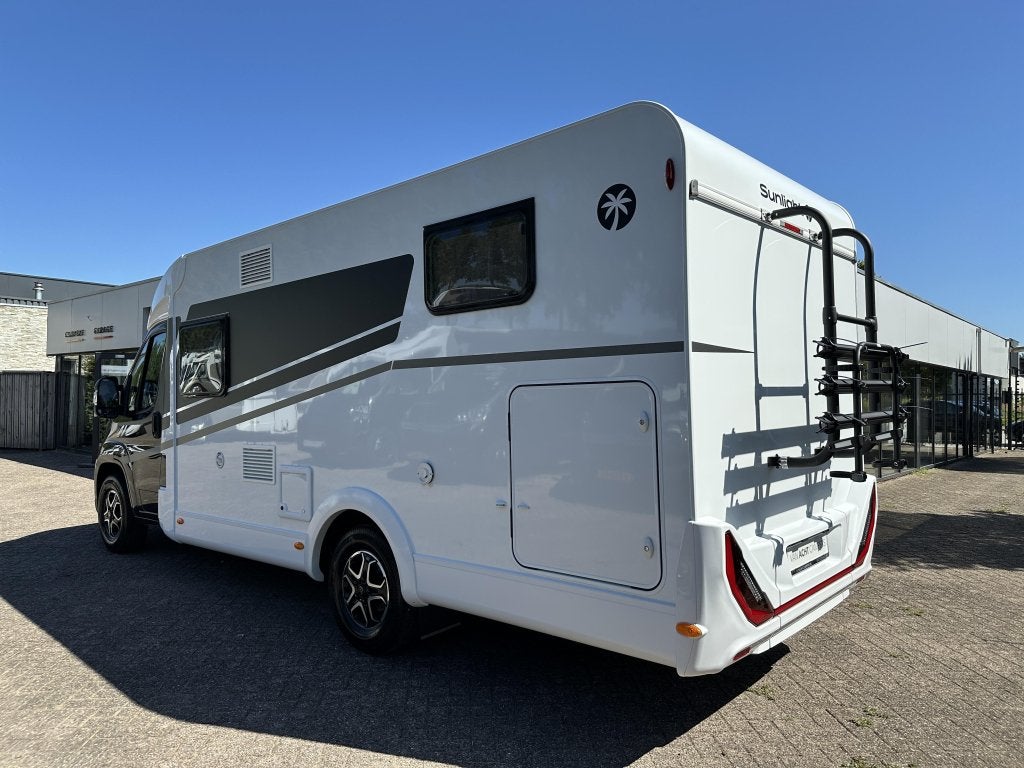 Sunlight V67S Black Edition, Caravans en Kamperen, Standaard zit, Sunlight, Ringverwarming, Koelkast