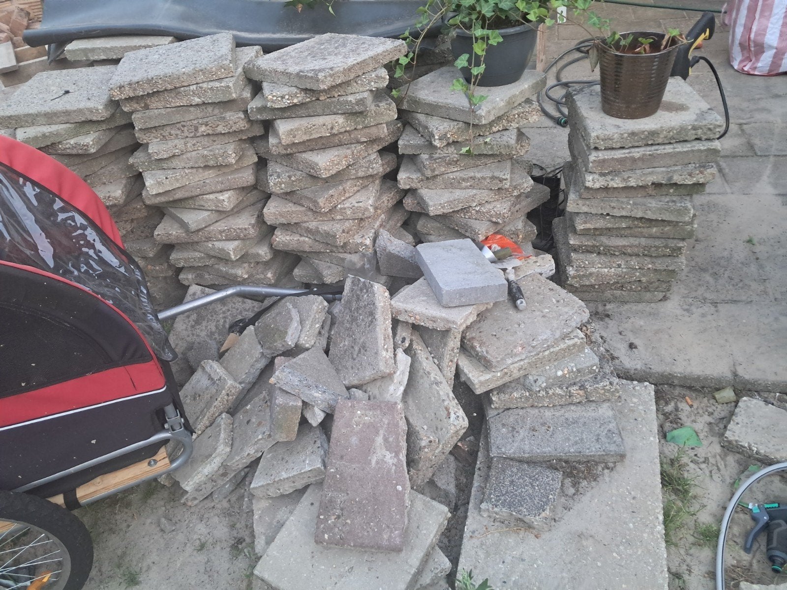 Gebruikte betonnen terrastegels - Diverse maten, Gebruikt, Ophalen of Verzenden, 10 m² of meer, Beton