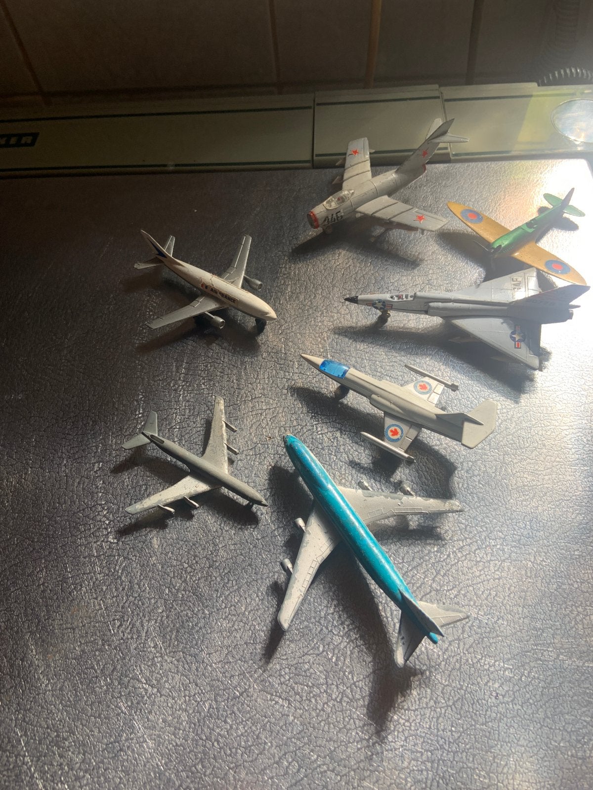 7 vliegtuigjes, Ophalen, Gebruikt, 1:200 of kleiner, Overige merken