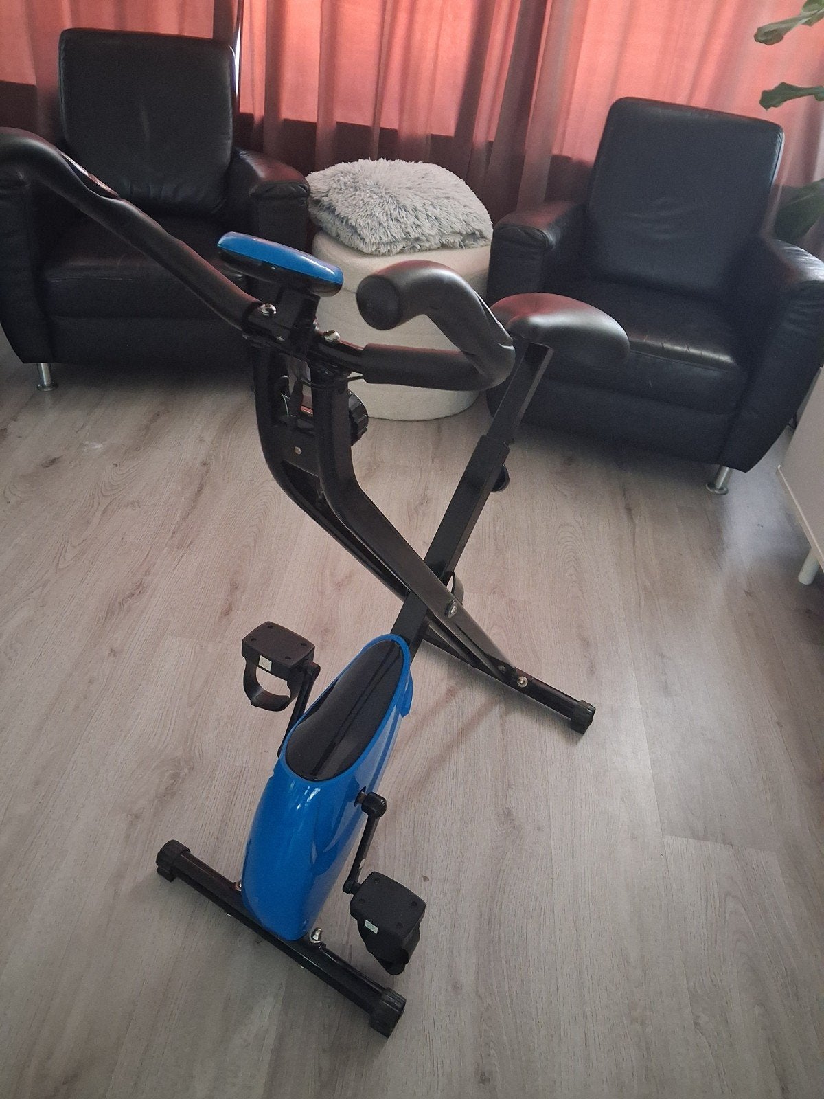 Opvouwbare hometrainer met display en weerstandsregeling, Ophalen, Gebruikt, Metaal, Benen