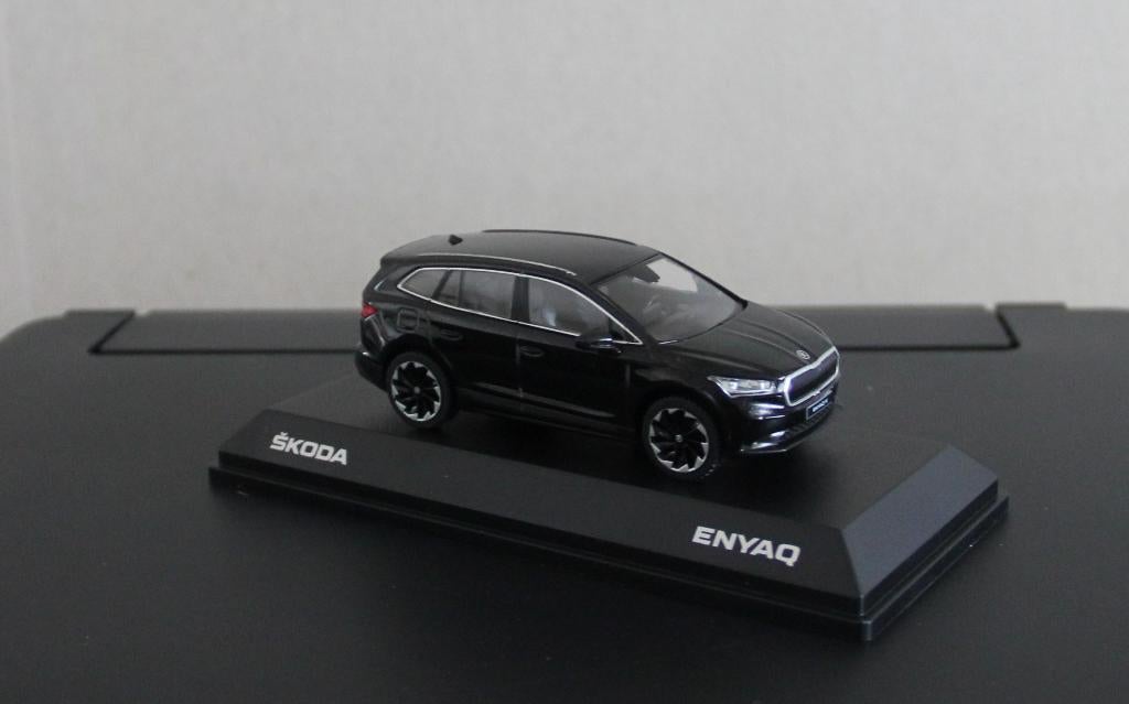 Škoda Enyaq I Black magic, Ophalen of Verzenden, Nieuw, Auto, Overige merken