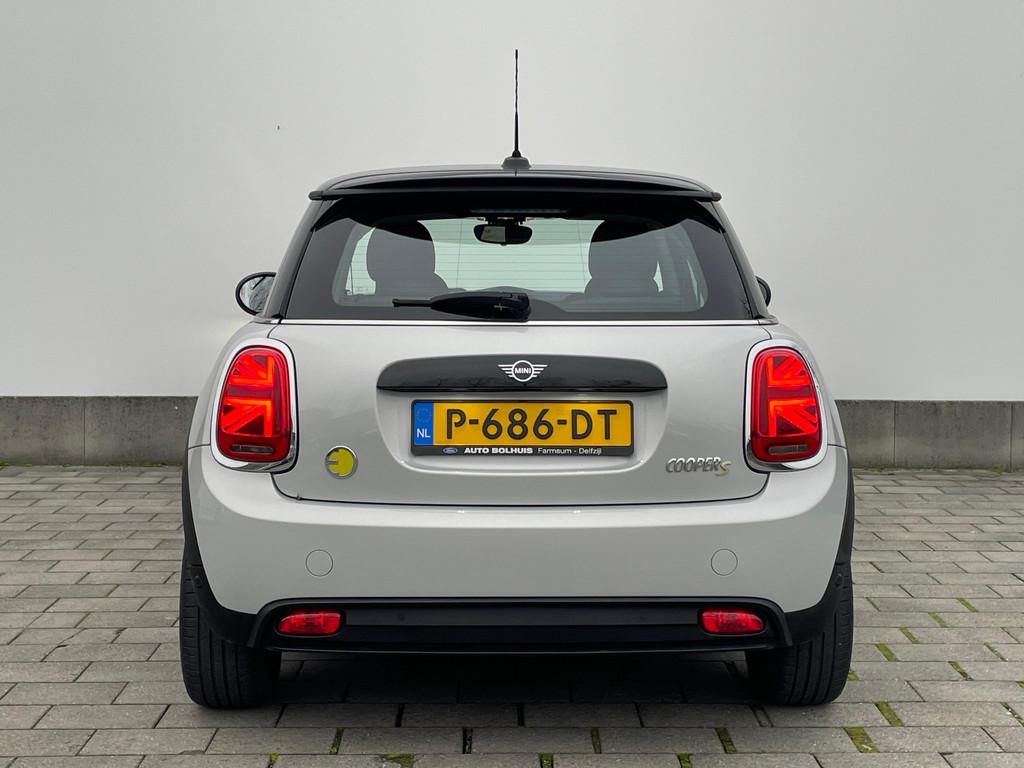 MINI Electric Cooper SE 33 kWh | LED | Apple Carplay & Andro, 4 stoelen, Leder en Stof, Grijs, 184 pk