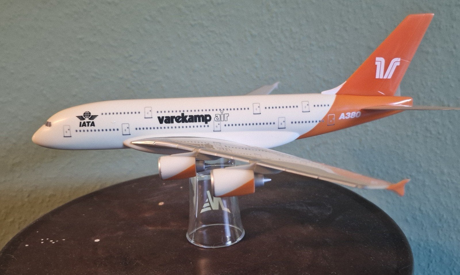 Varekamp Air A380 Modelvliegtuig - Schaalmodel, Overige merken, Ophalen of Verzenden, Zo goed als nieuw, Groter dan 1:72