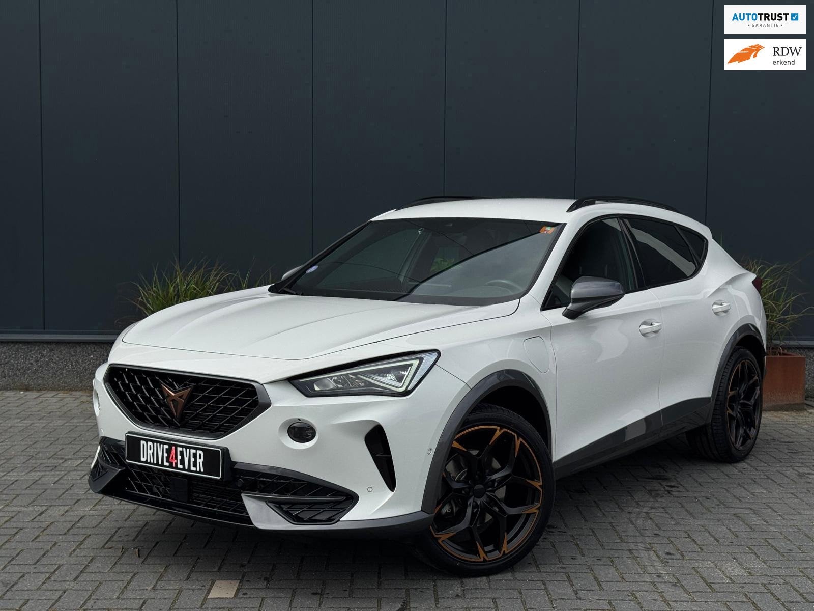 CUPRA Formentor 1.4 e-Hybrid Business 9-23 204pk NAVI | CAME, Auto's, Cupra, Dealer onderhouden, Gebruikt, Zwart, 4 cilinders