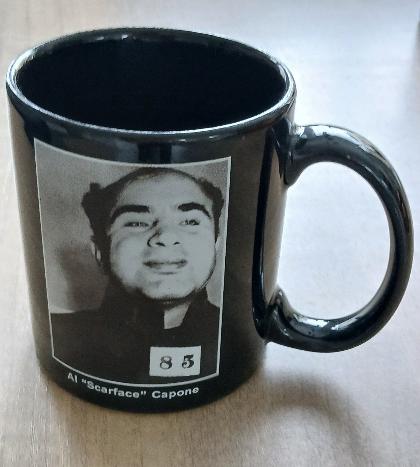 Al "Scarface" Capone. Koffiemok. (Mugshot), Ophalen of Verzenden, Zo goed als nieuw, Film, Gebruiksvoorwerp