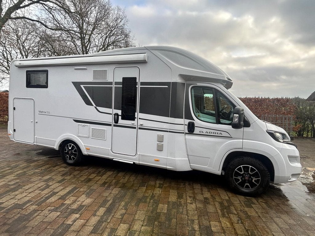 Adria MATRIX 670SL 670 SL LENGTE BEDDEN / ELEKTRISCH HEFBED, Caravans en Kamperen, Campers, Ringverwarming, Navigatie, Bedrijf