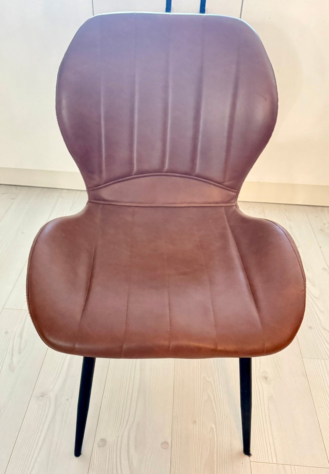 4 eetkamerstoelen Kwantum. Totaalprijs €25,-, Huis en Inrichting, Stoelen, Ophalen, Gebruikt, Bruin, Vier