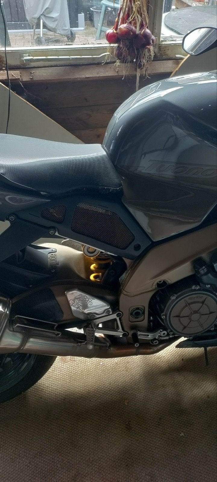 Aprilia Tuono 1000 R - Krachtige Naked Bike, Motoren, Motoren | Aprilia, Particulier