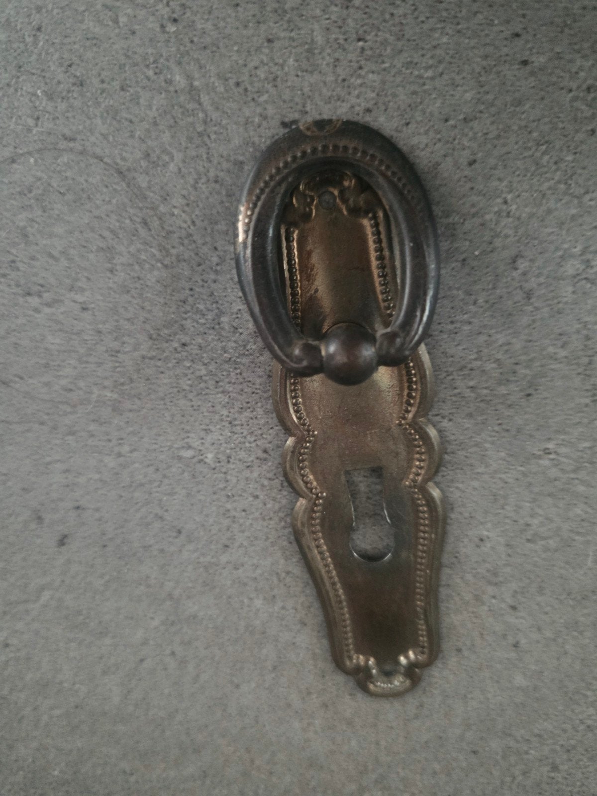Vintage sierlijk sleutelplaatje / sleutelbeslag – bronskleur, Ophalen of Verzenden