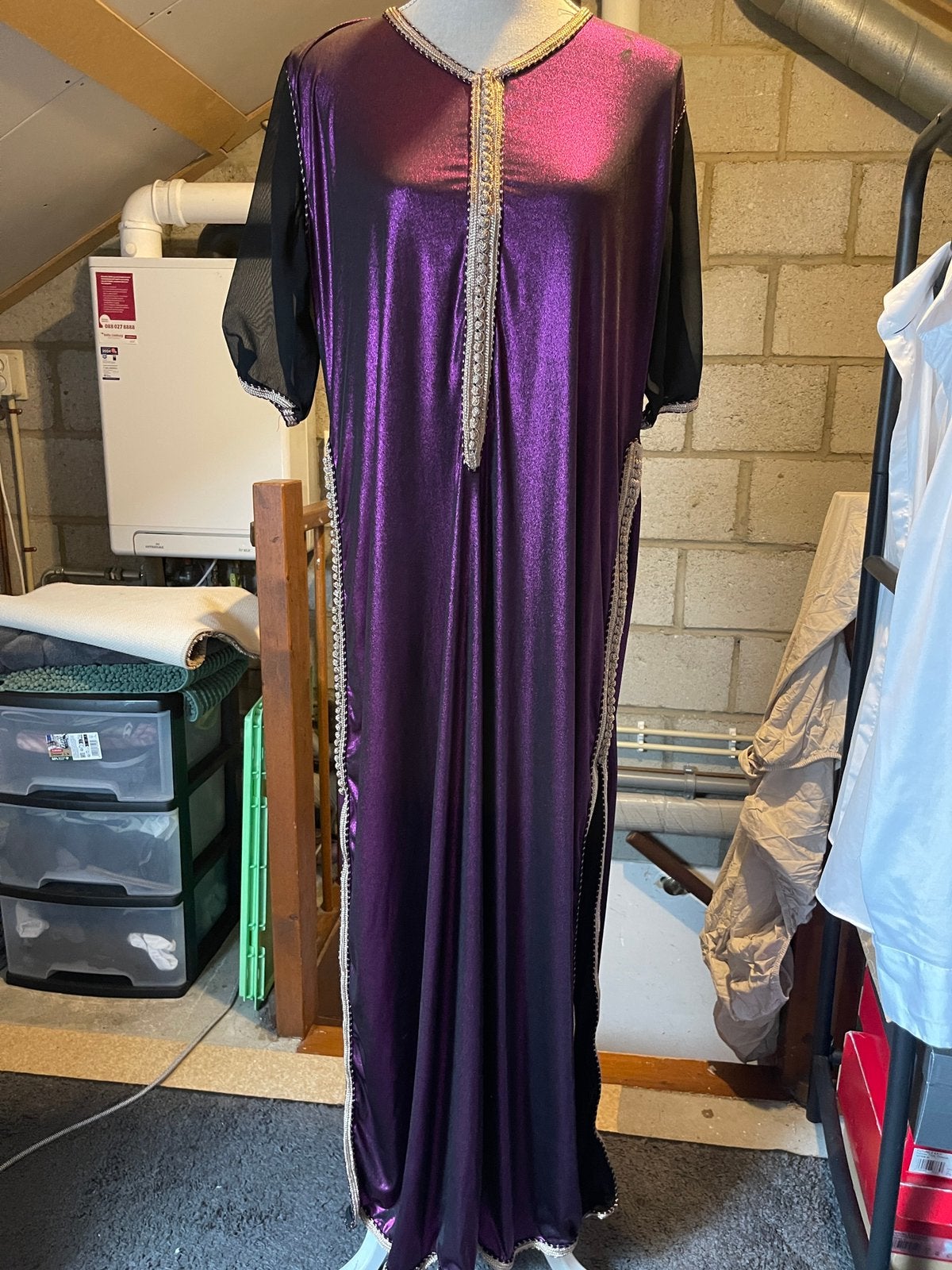 Paarse Kaftan met Gouden Details - een maat, Paars, Zo goed als nieuw, Onder de knie, Ophalen